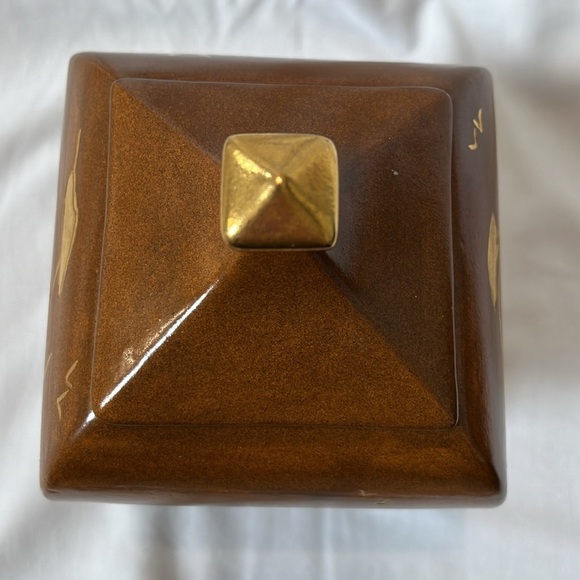 Vintage 1958 Ceramic Urn with Painted Gold Bonsai Trees - Picture 5 of 11